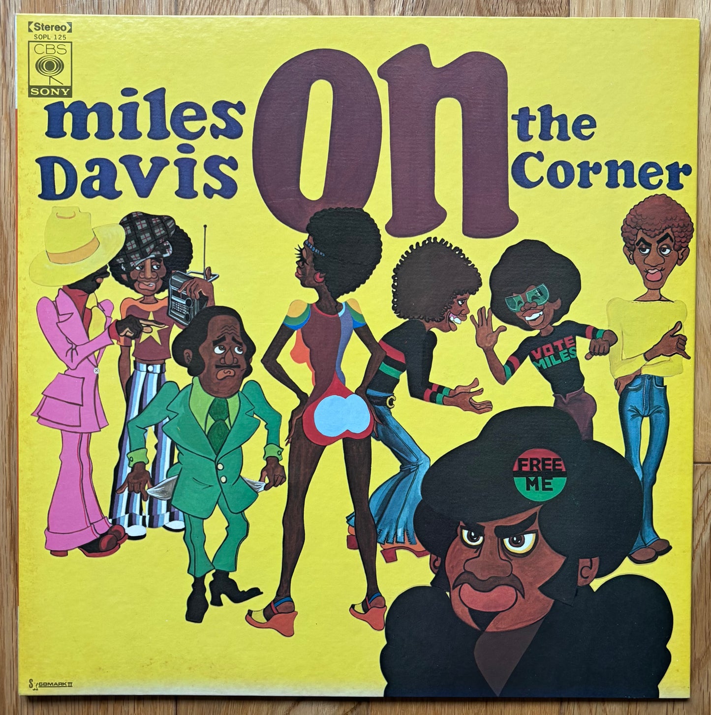 Miles Davis – On The Corner (1972) First Japanese Press
